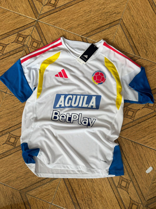 Colombia entrenó con patrocinadores