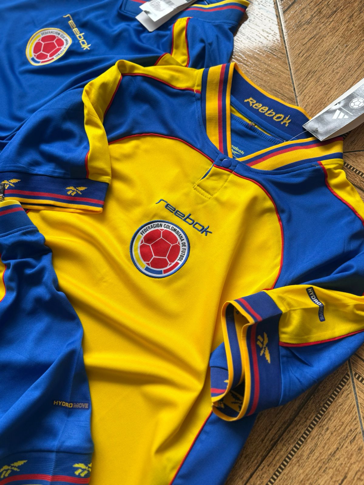 Reebok 2001 visitante