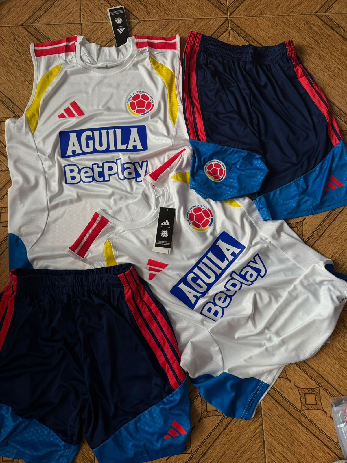 CONJUNTO ENTRENAMIENTO ESQUELETO + PANTALONETA