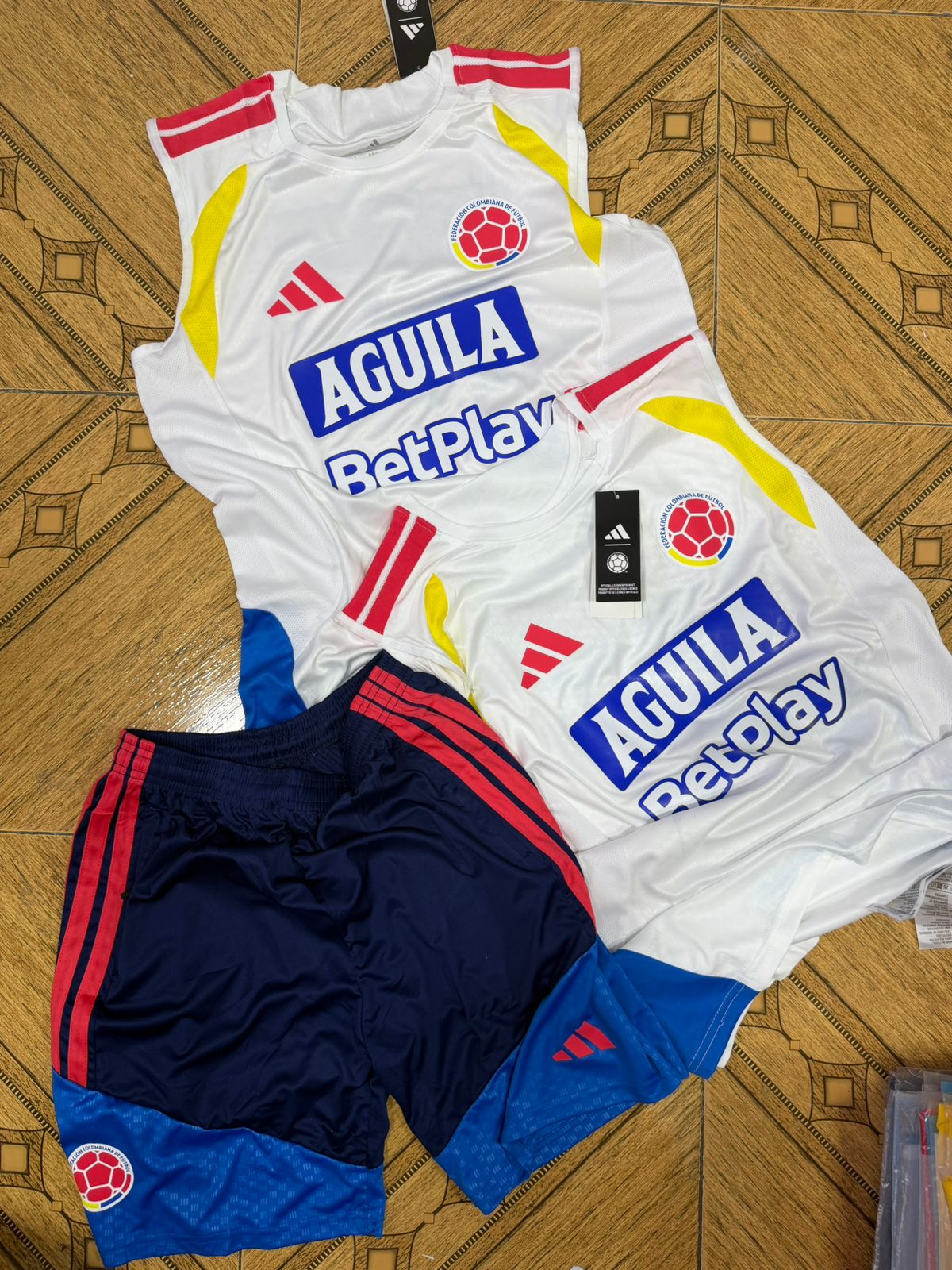 CONJUNTO ENTRENAMIENTO ESQUELETO + PANTALONETA