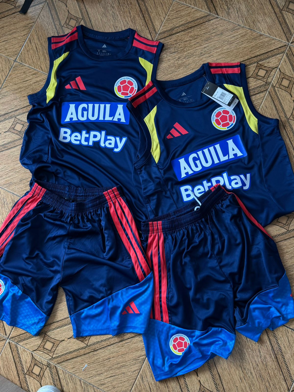 Musculosa Selección azul oscura